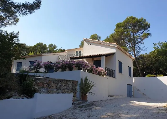 La Bastide Blanche Magnifique villa 5 étoiles 5 chambres et piscine privée sur 6500 m VAR